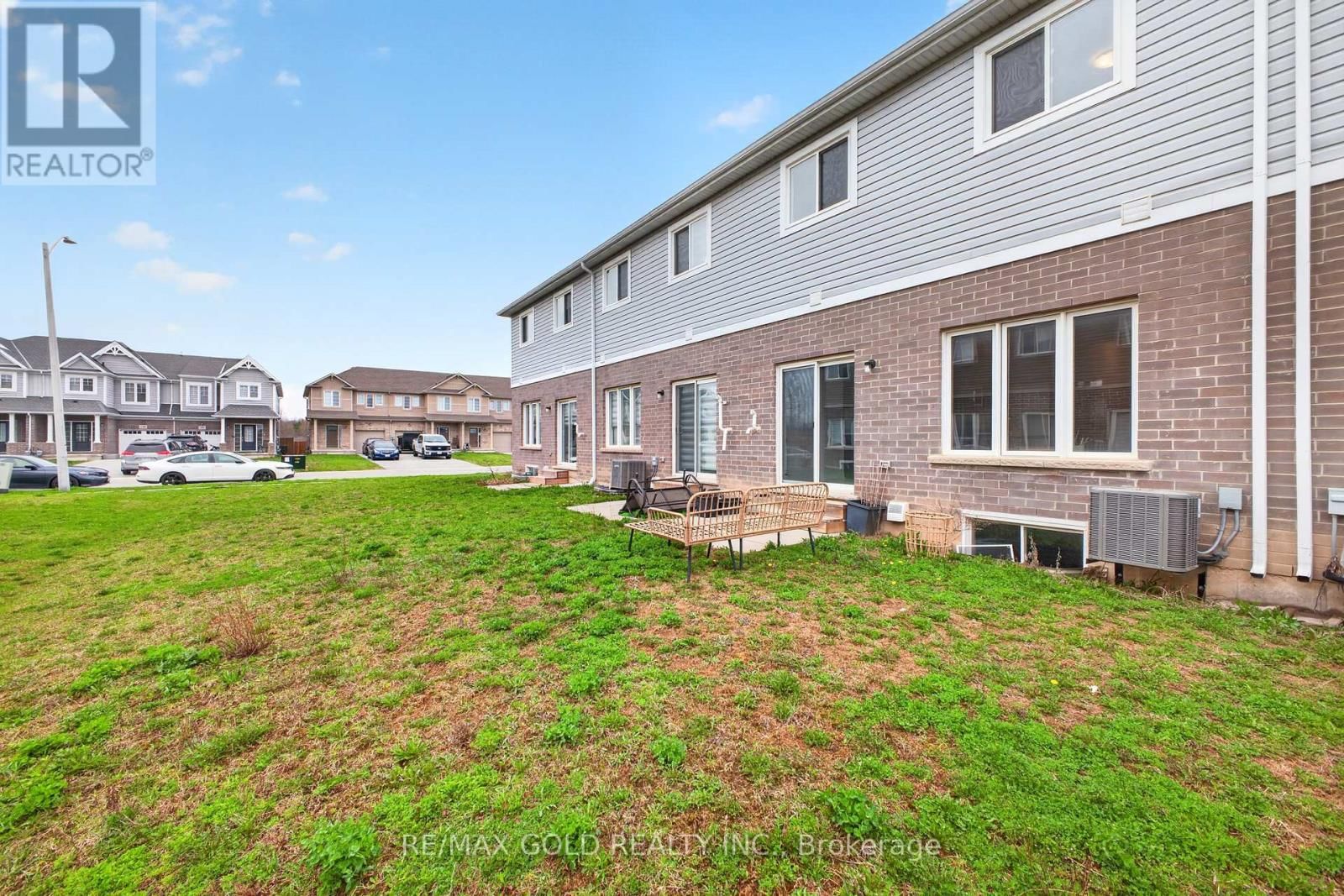 129 SUNFLOWER PLACE Image 8