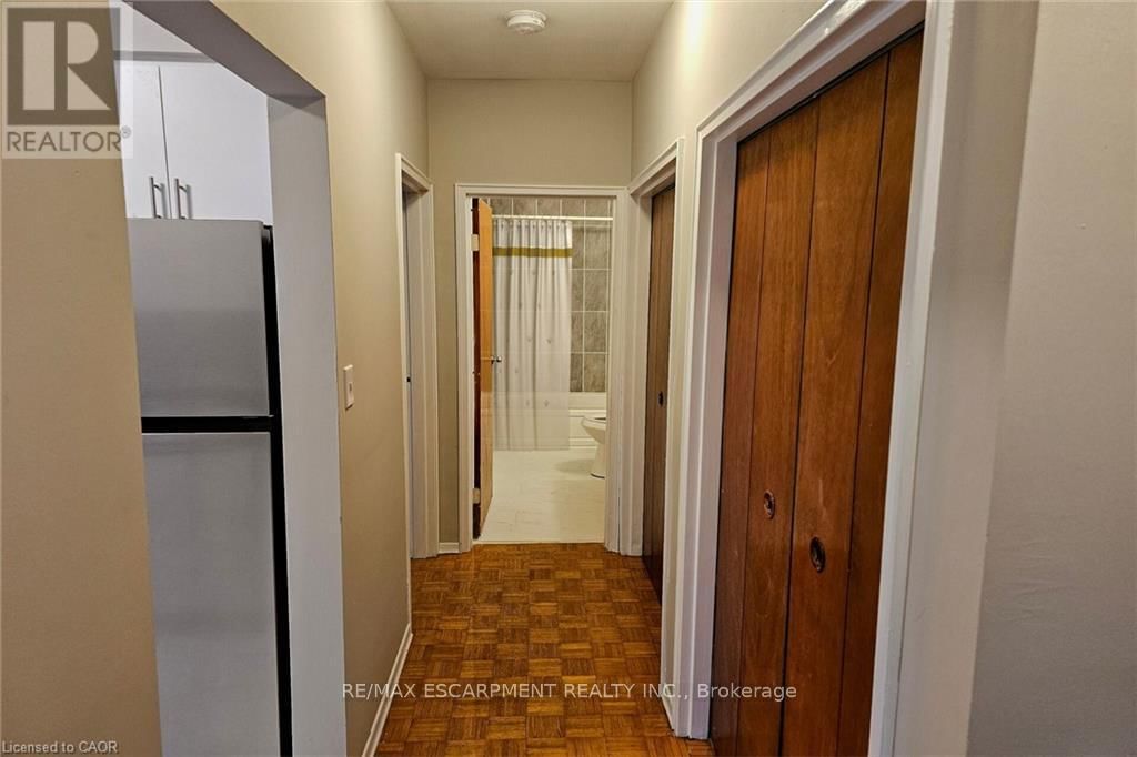 B2 - 2205 KING STREET EAST Image 5