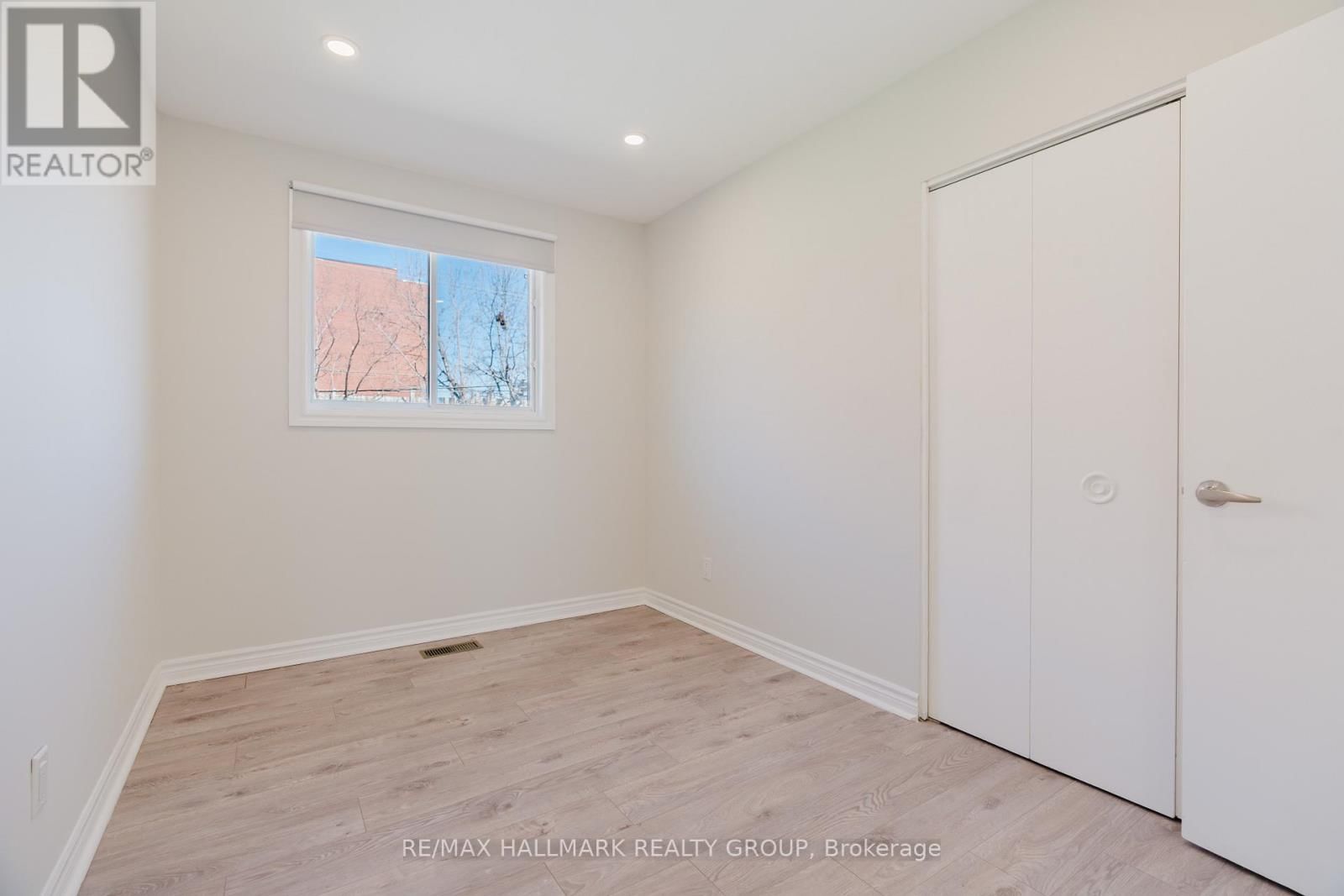 17 WOLMSLEY CRESCENT Image 11