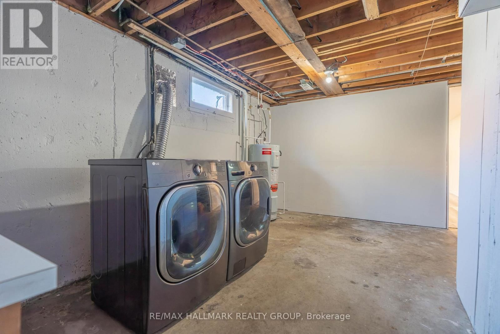 17 WOLMSLEY CRESCENT Image 31