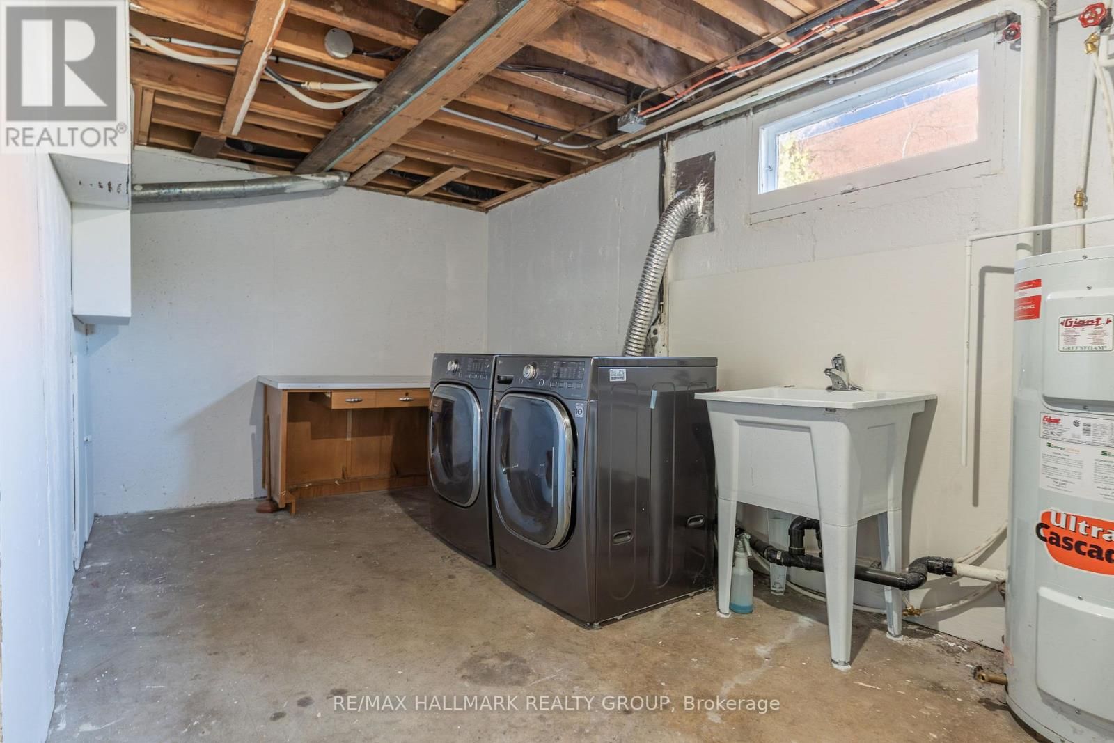 17 WOLMSLEY CRESCENT Image 32