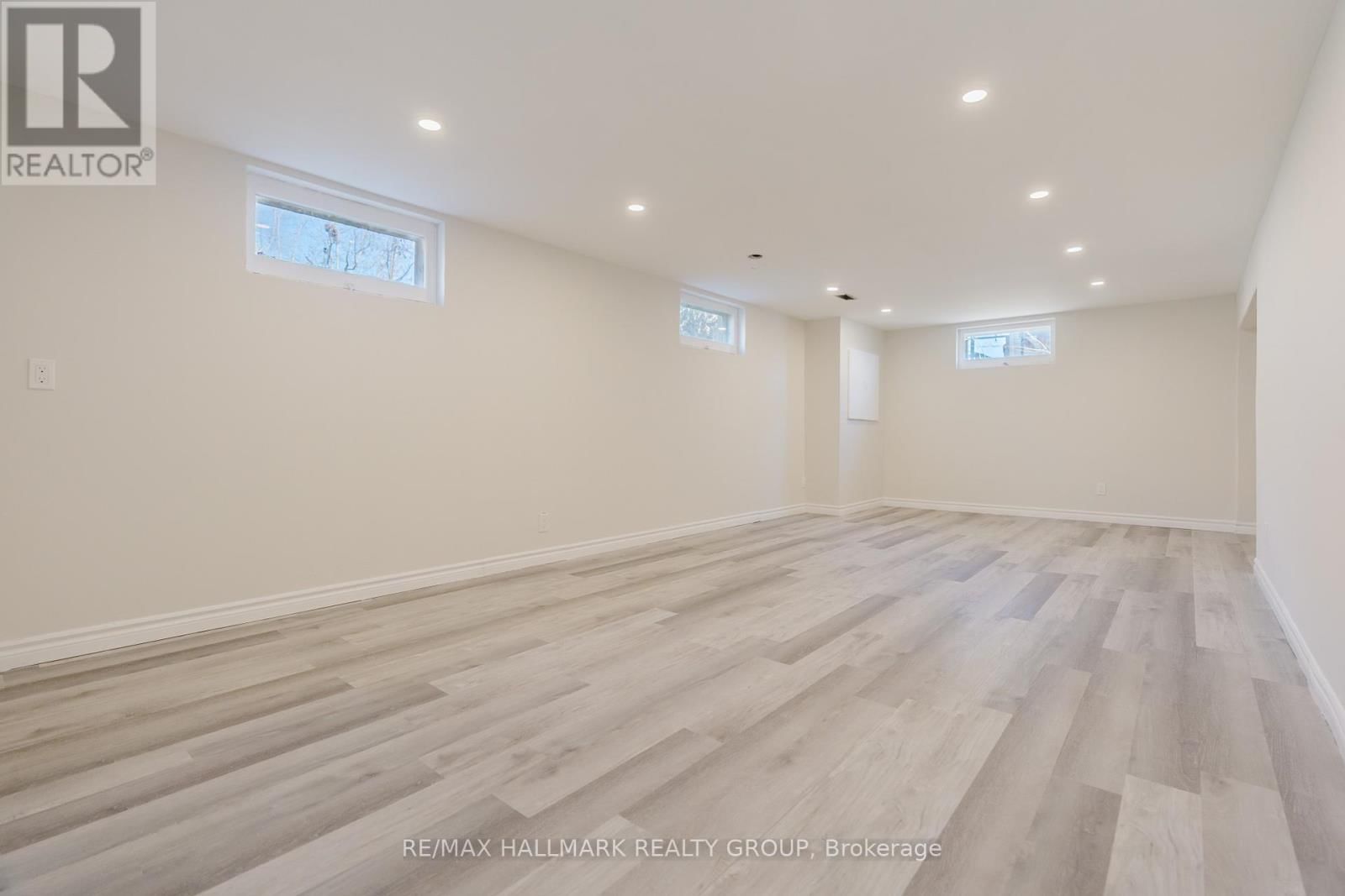 17 WOLMSLEY CRESCENT Image 33