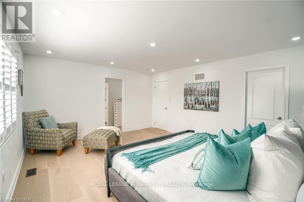 318 WALLACE STREET Image 21