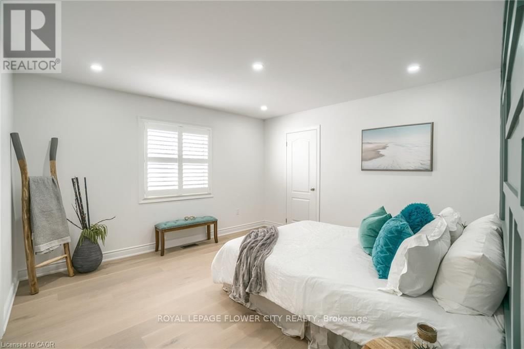 318 WALLACE STREET Image 26