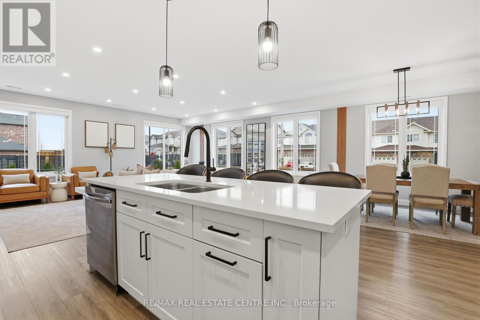 95 DALLAN DRIVE Image 16