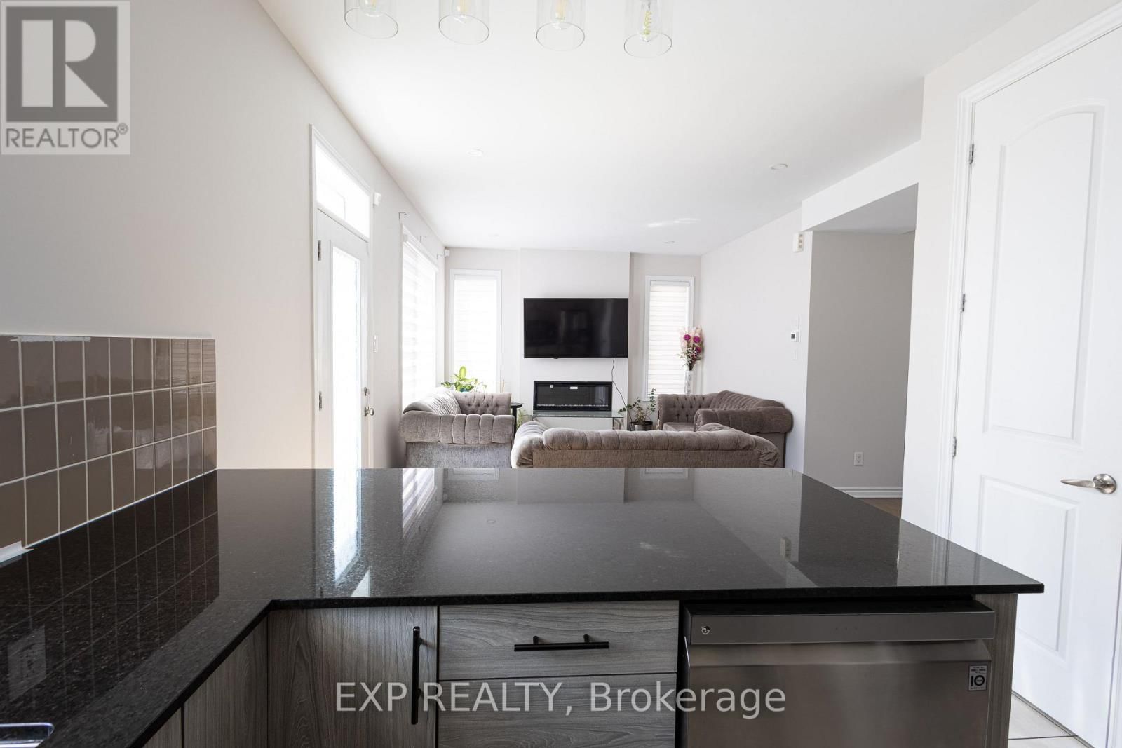 1008 CARDEN LANE Image 12