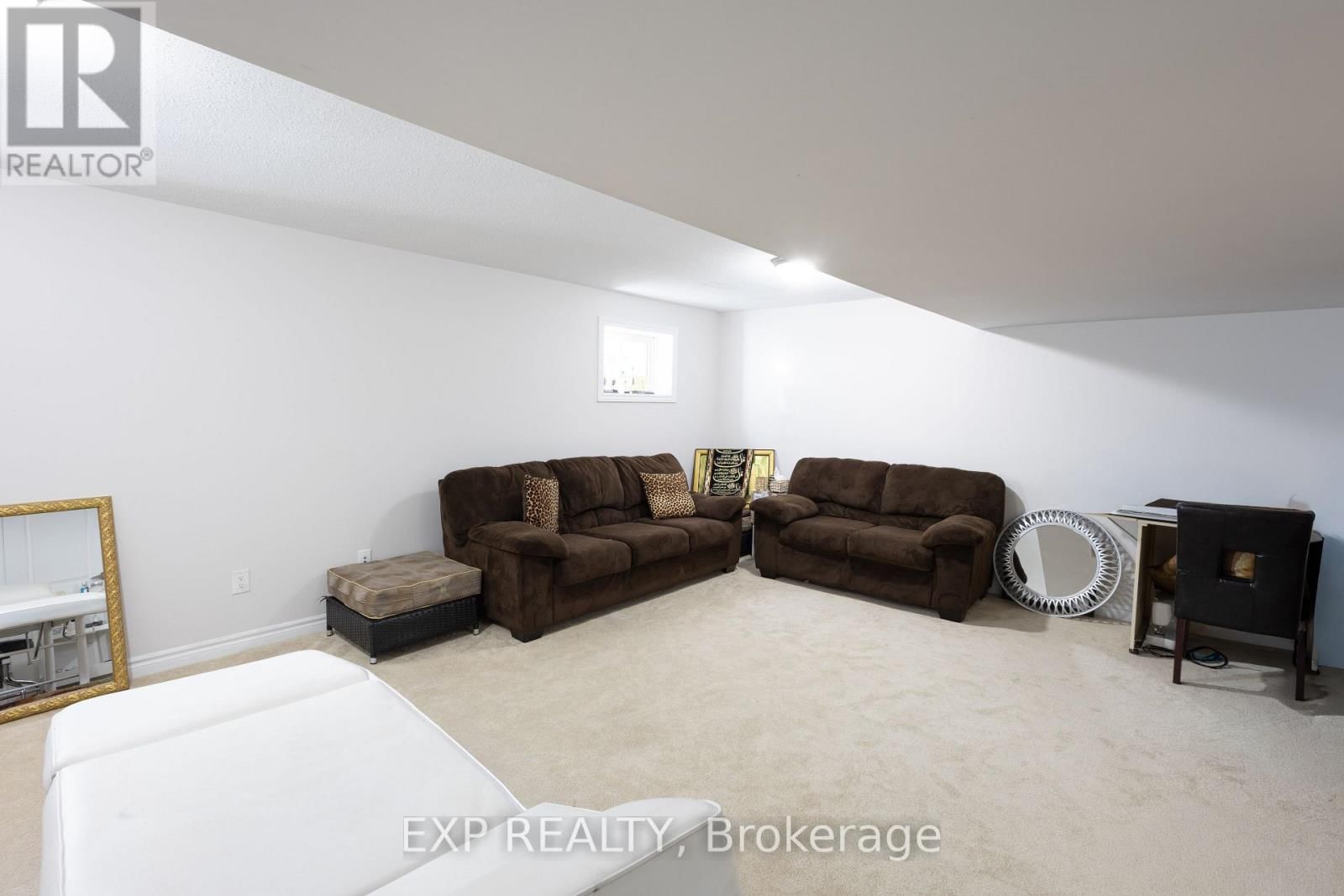 1008 CARDEN LANE Image 25