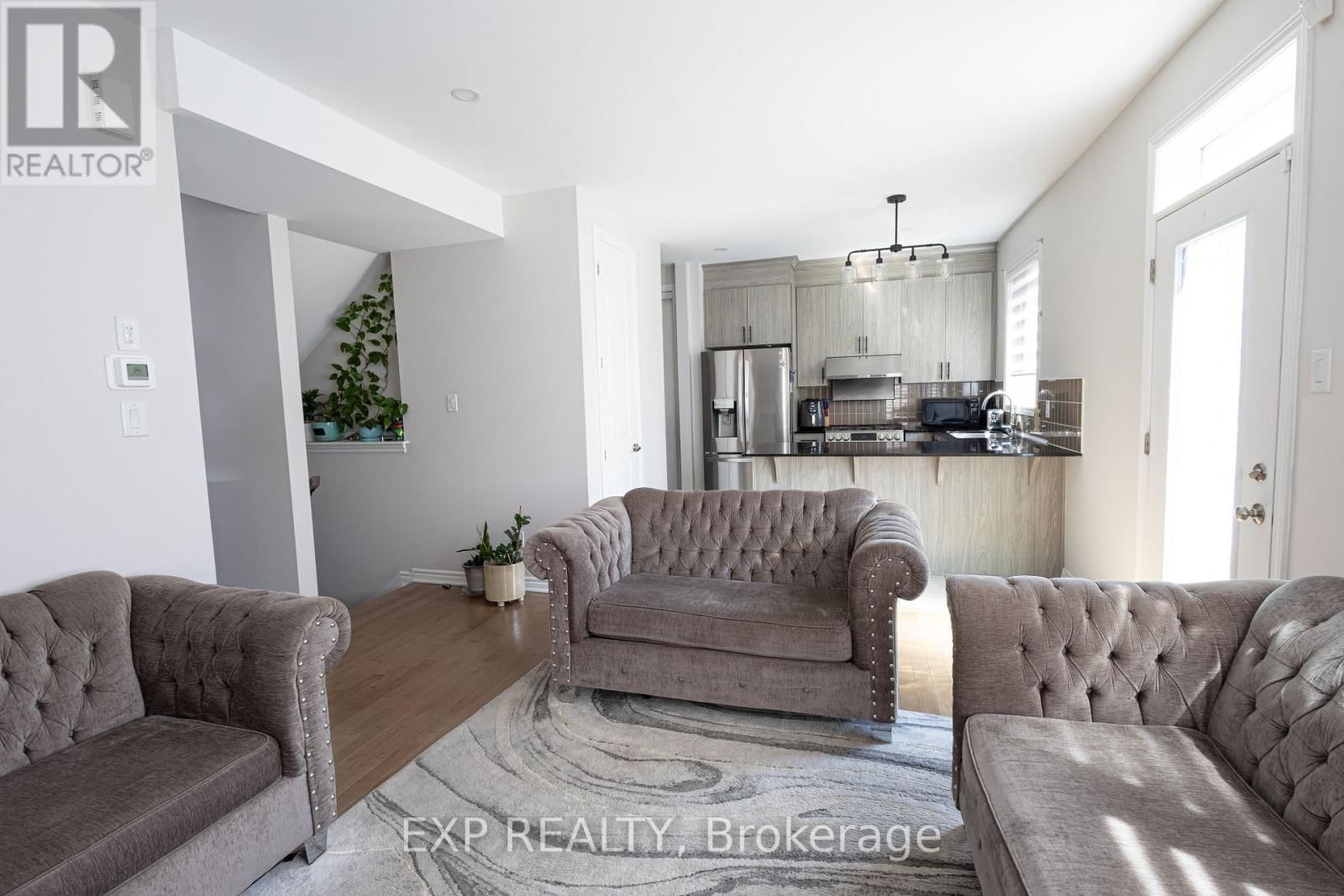 1008 CARDEN LANE Image 8