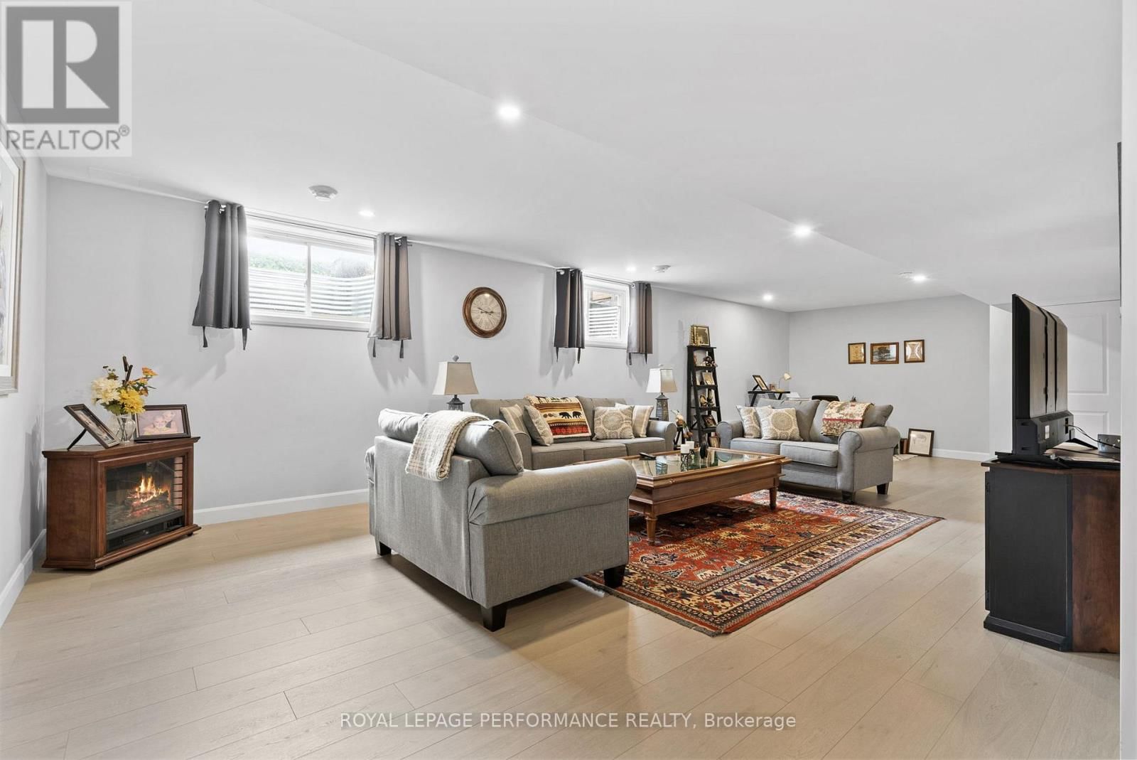 42 FORRESTER WAY Image 28