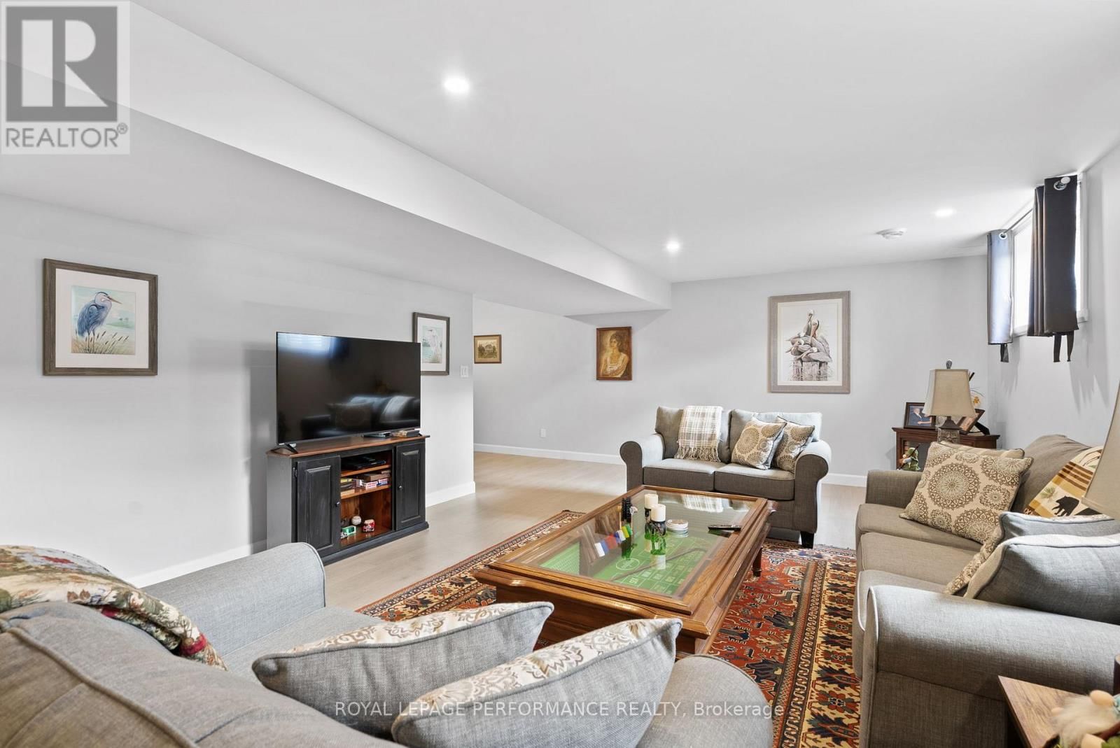 42 FORRESTER WAY Image 30