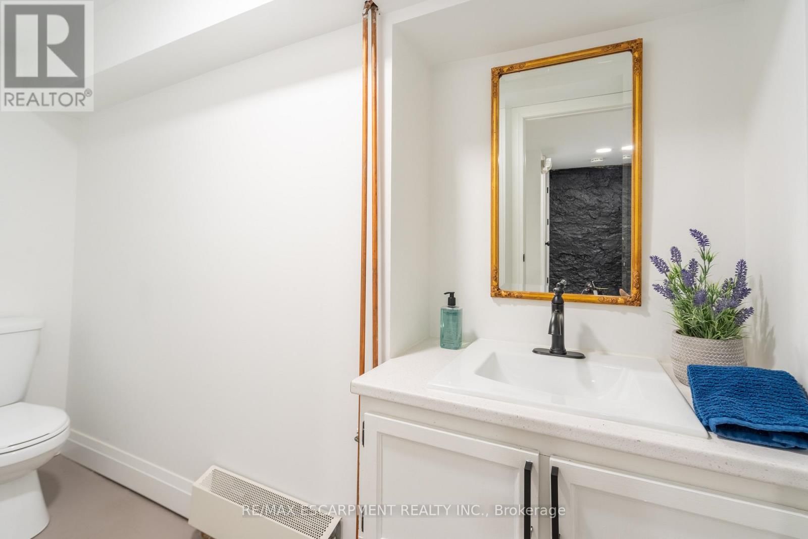 299 JAMES STREET NORTH Image 23