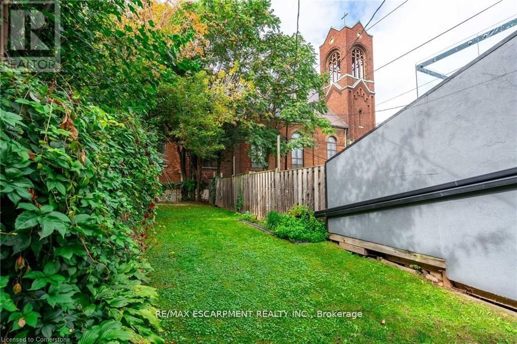 299 JAMES STREET NORTH Image 29