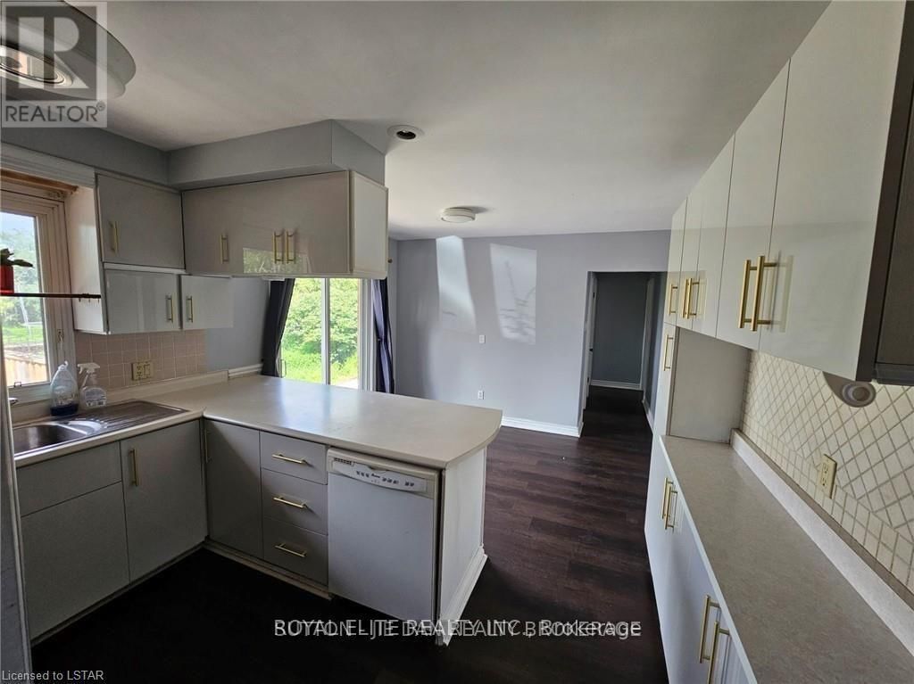 385 BEACHWOOD AVENUE Image 5