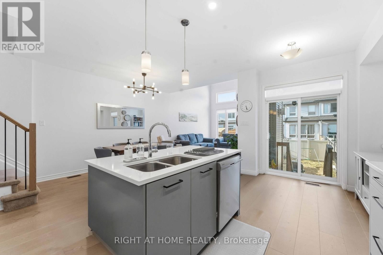 695 CAPRICORN CIRCLE Image 10