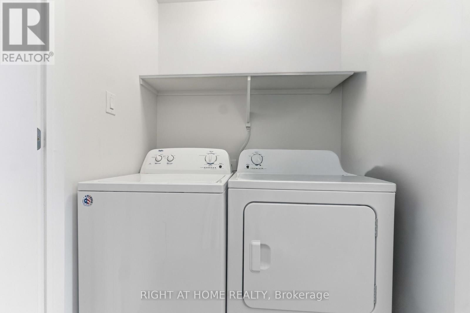 695 CAPRICORN CIRCLE Image 18