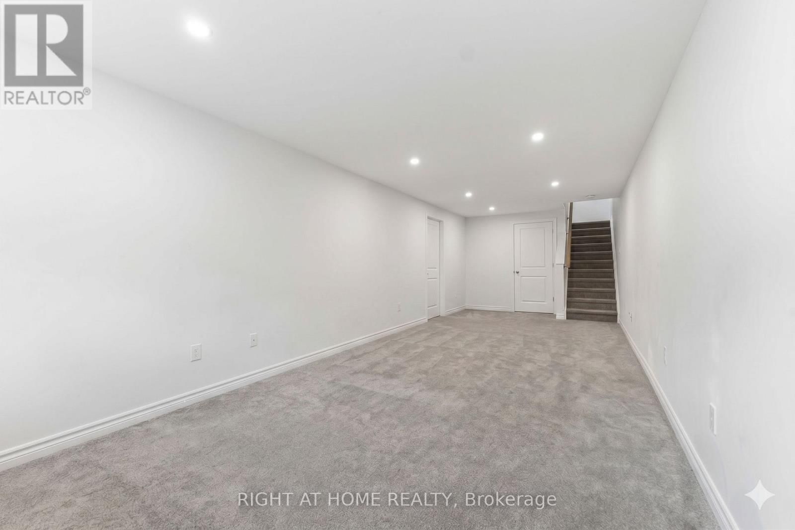 695 CAPRICORN CIRCLE Image 25