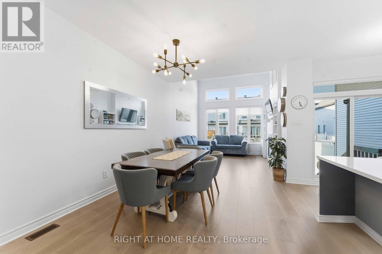 695 CAPRICORN CIRCLE Image 5