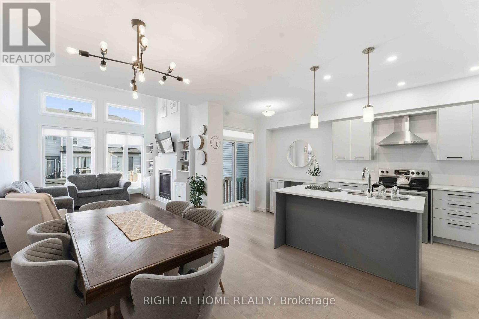 695 CAPRICORN CIRCLE Image 9