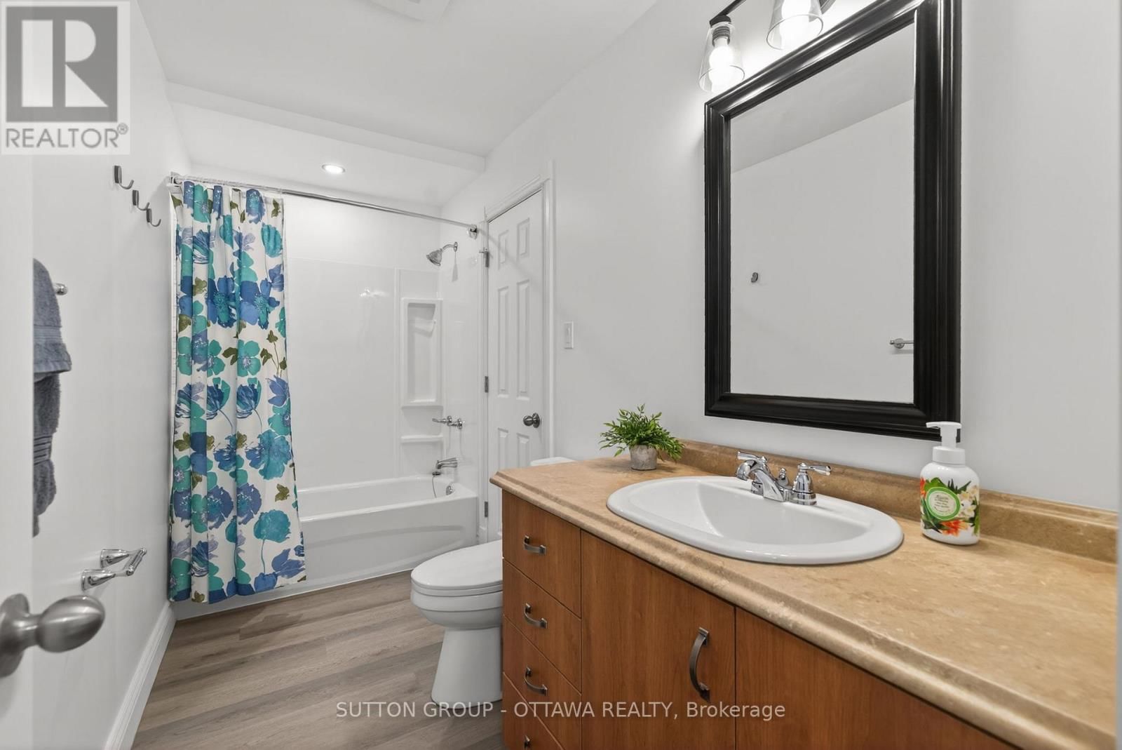 285 MONTEREY DRIVE Image 19