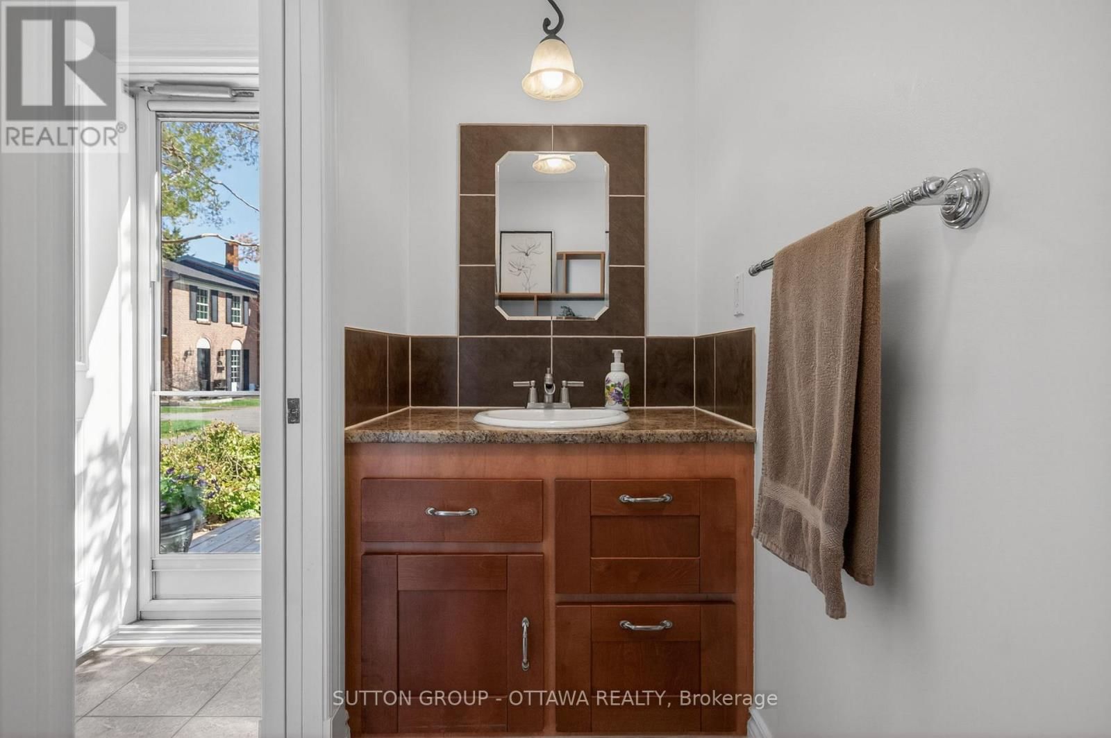 285 MONTEREY DRIVE Image 5