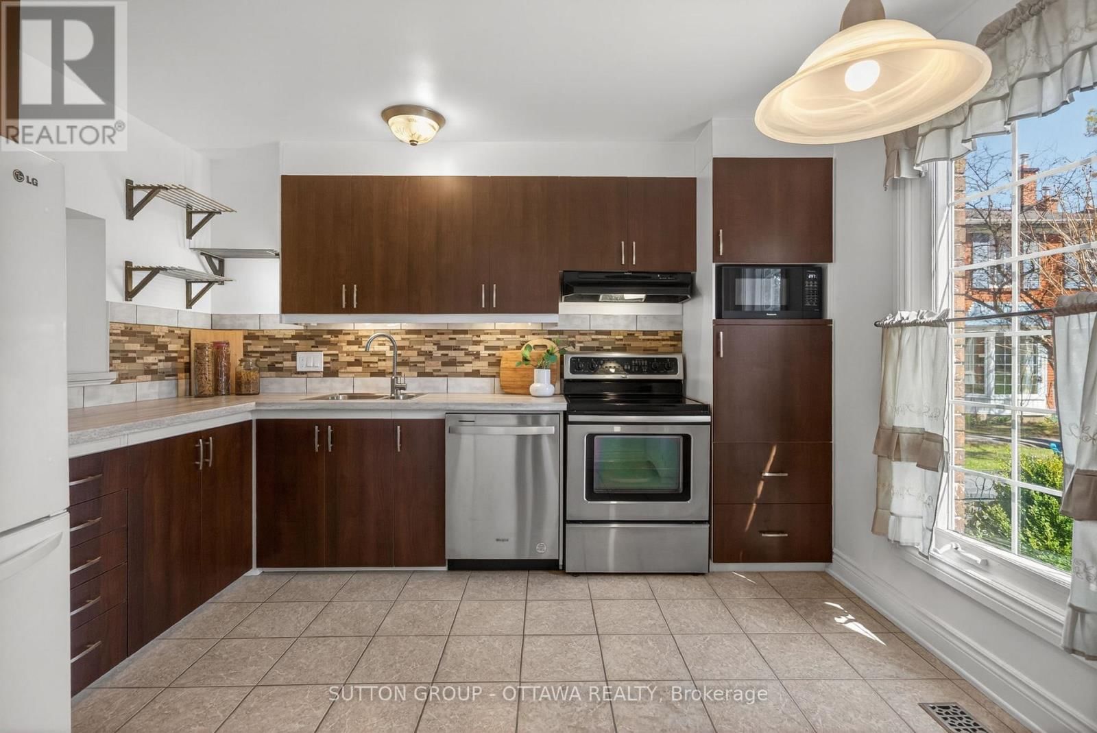 285 MONTEREY DRIVE Image 6