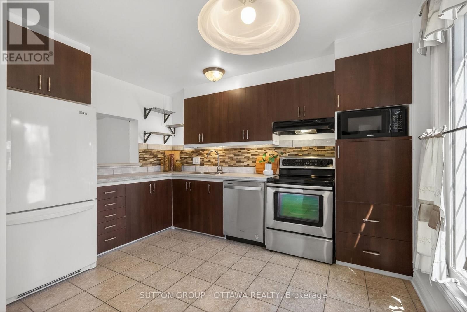 285 MONTEREY DRIVE Image 7