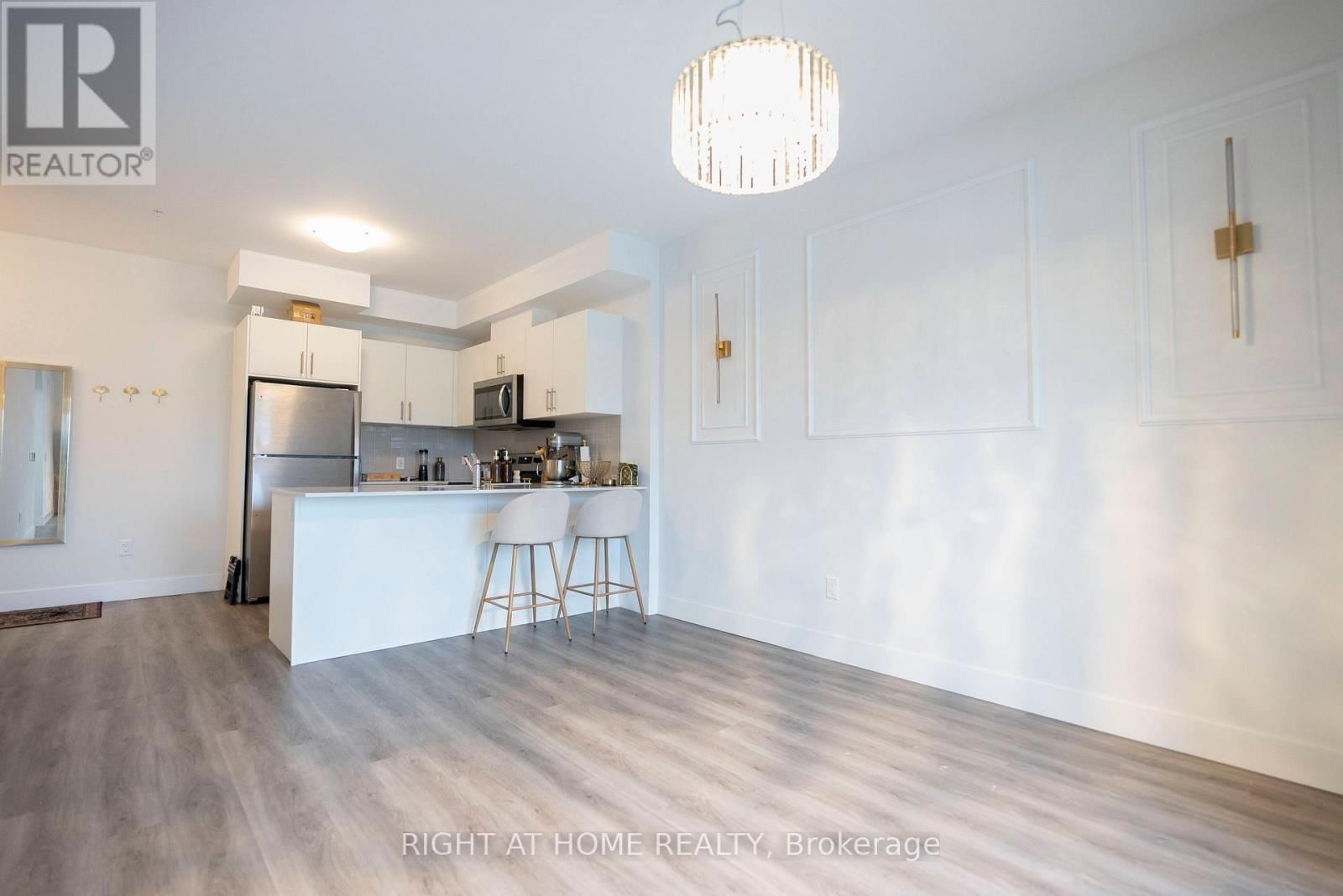 302 - 1000 LACKNER PLACE PLACE EAST Image 16