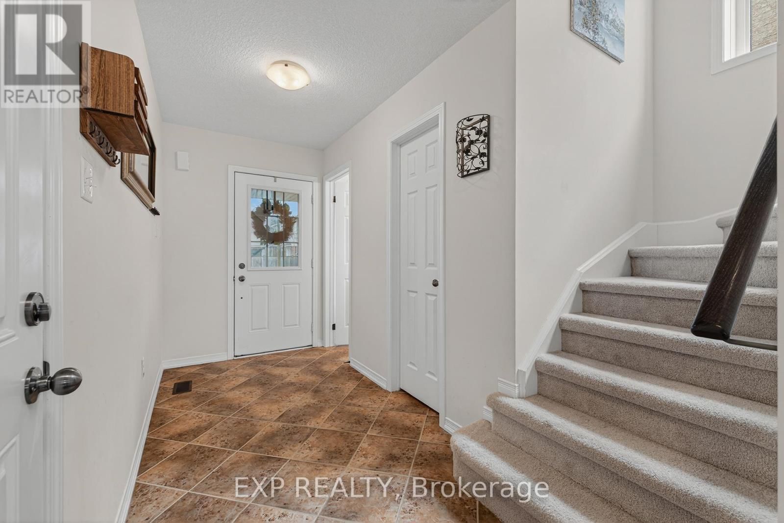 18 STARLIGHT AVENUE Image 16