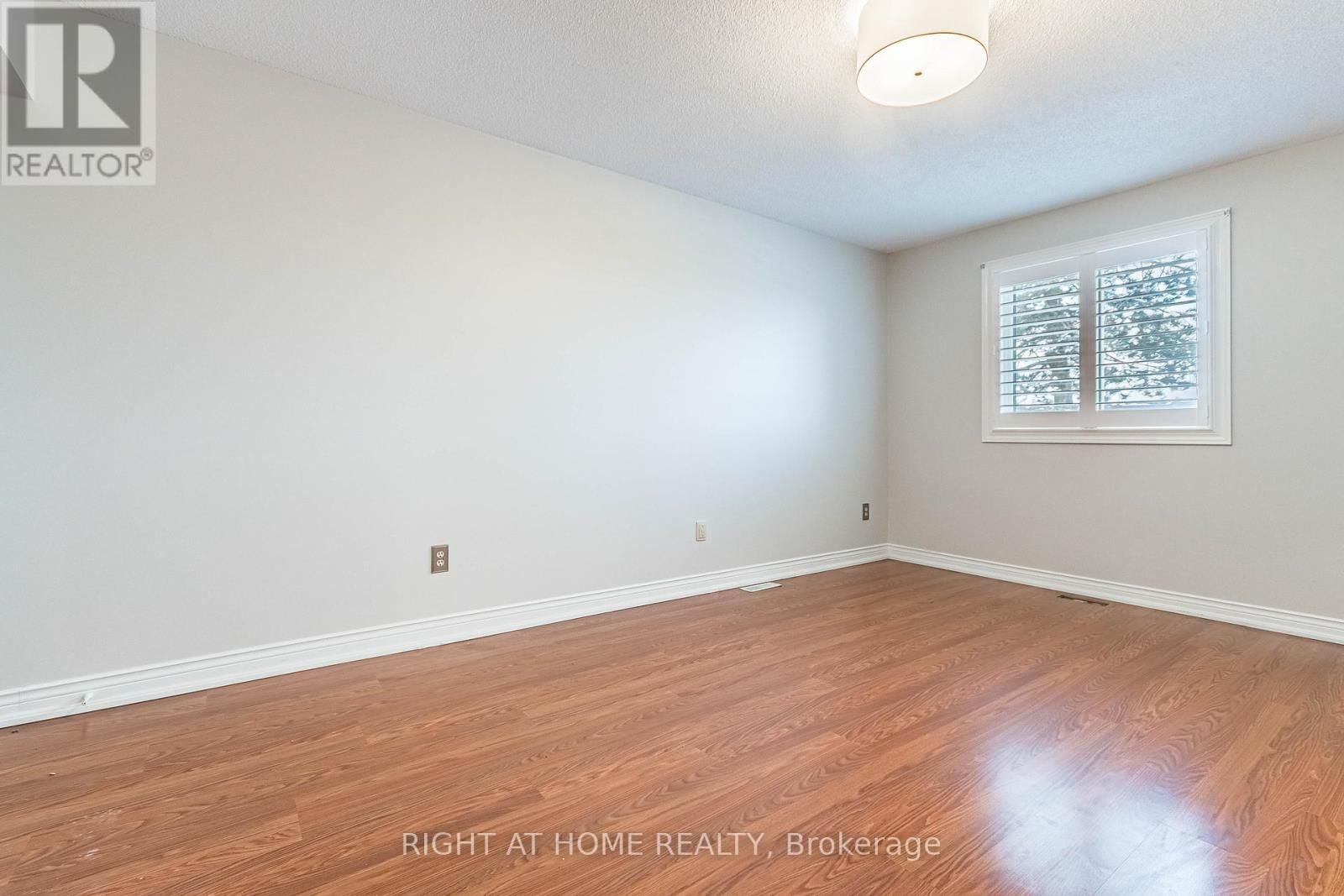 7 - 165 MAIN STREET EAST Image 16