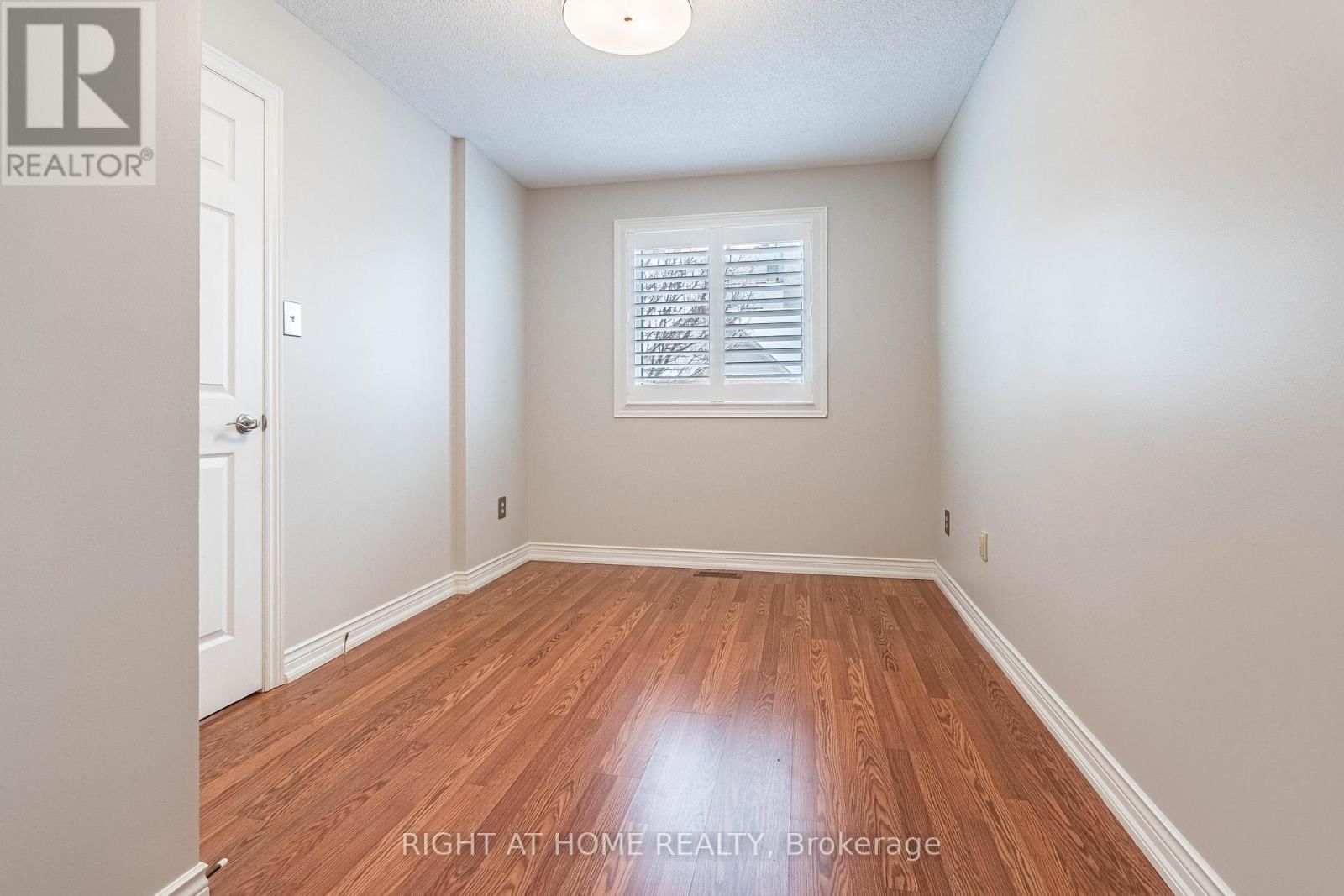 7 - 165 MAIN STREET EAST Image 17