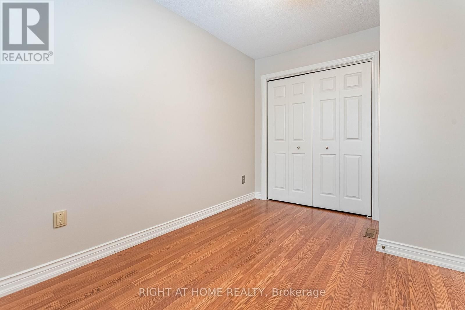 7 - 165 MAIN STREET EAST Image 23