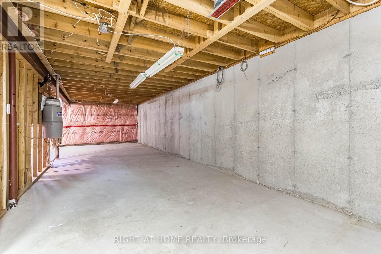 7 - 165 MAIN STREET EAST Image 28