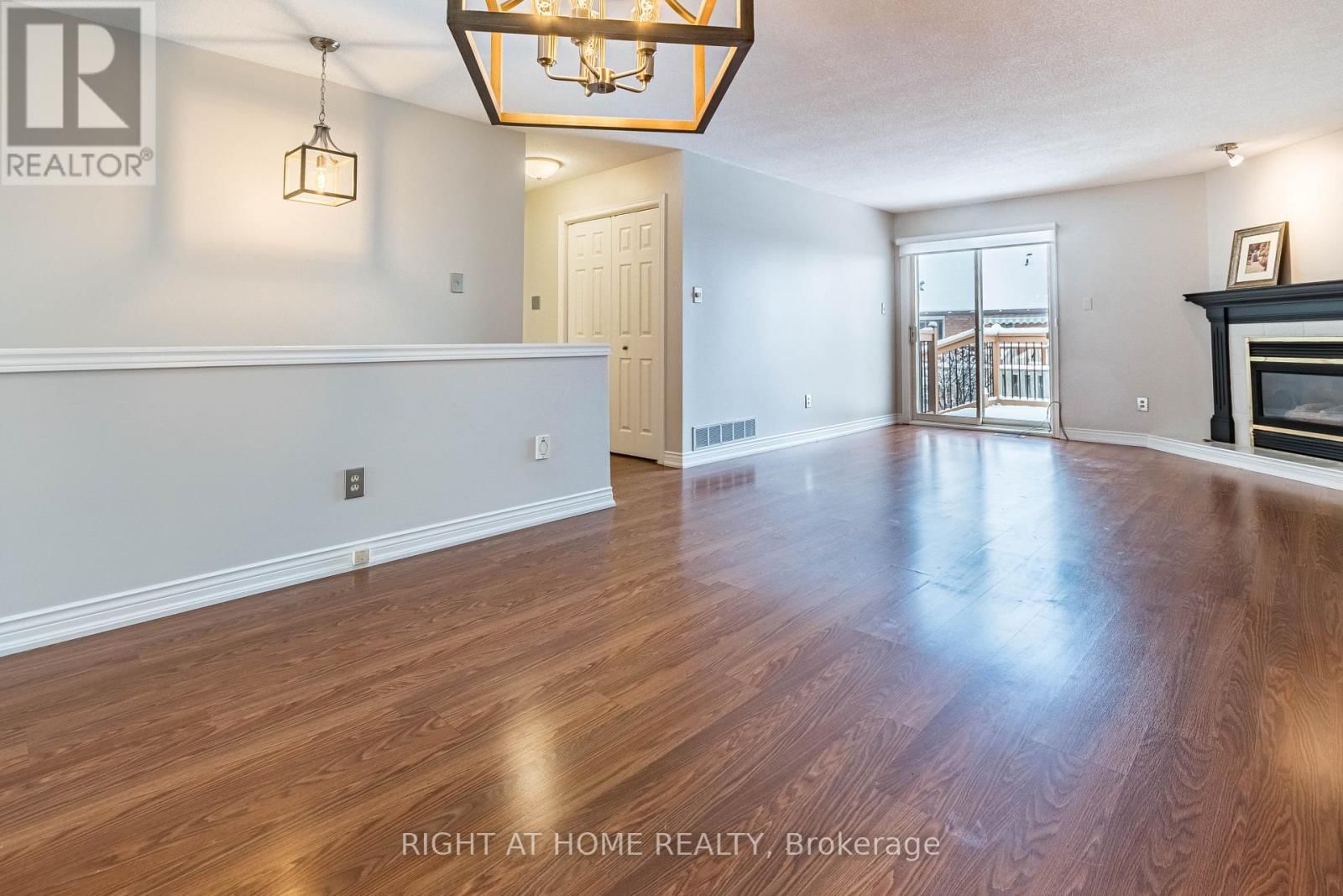 7 - 165 MAIN STREET EAST Image 6