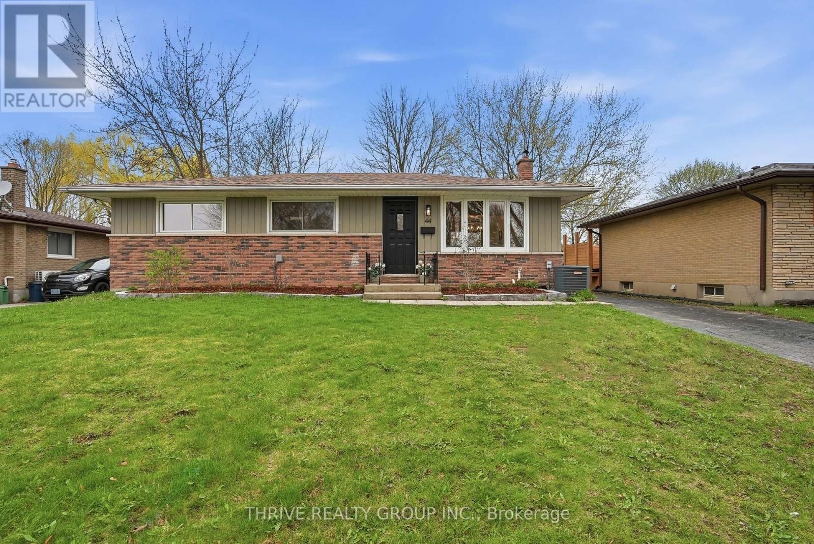 44 MENDIP CRESCENT Image 1