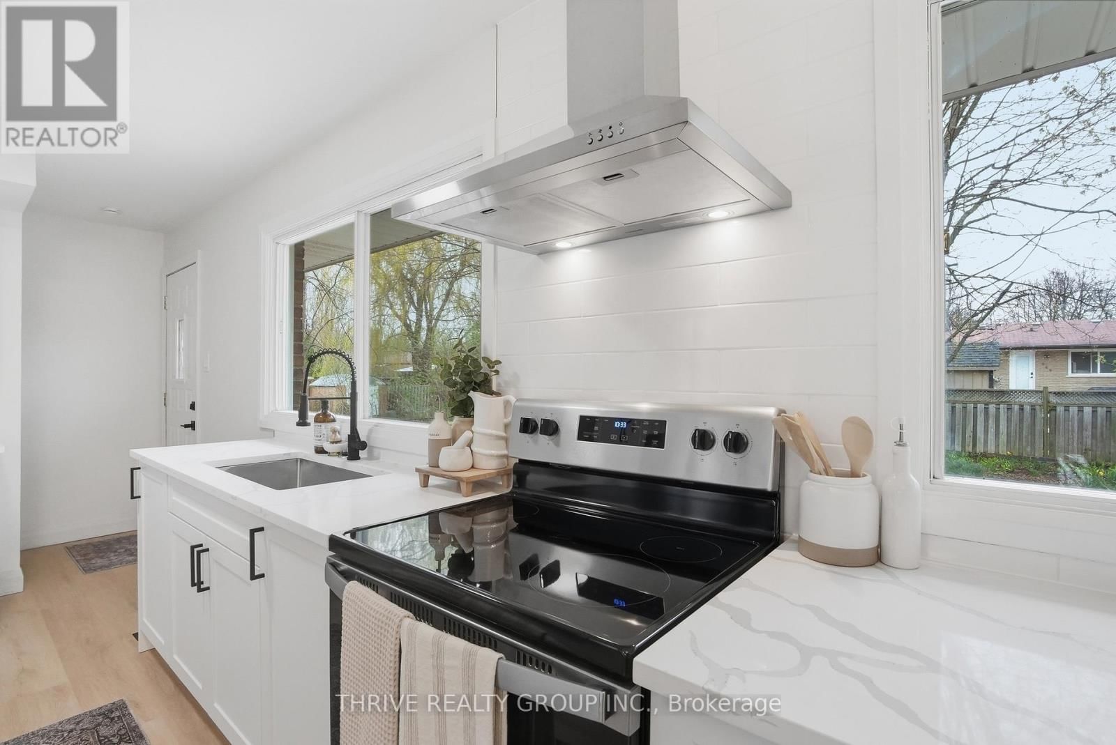 44 MENDIP CRESCENT Image 11