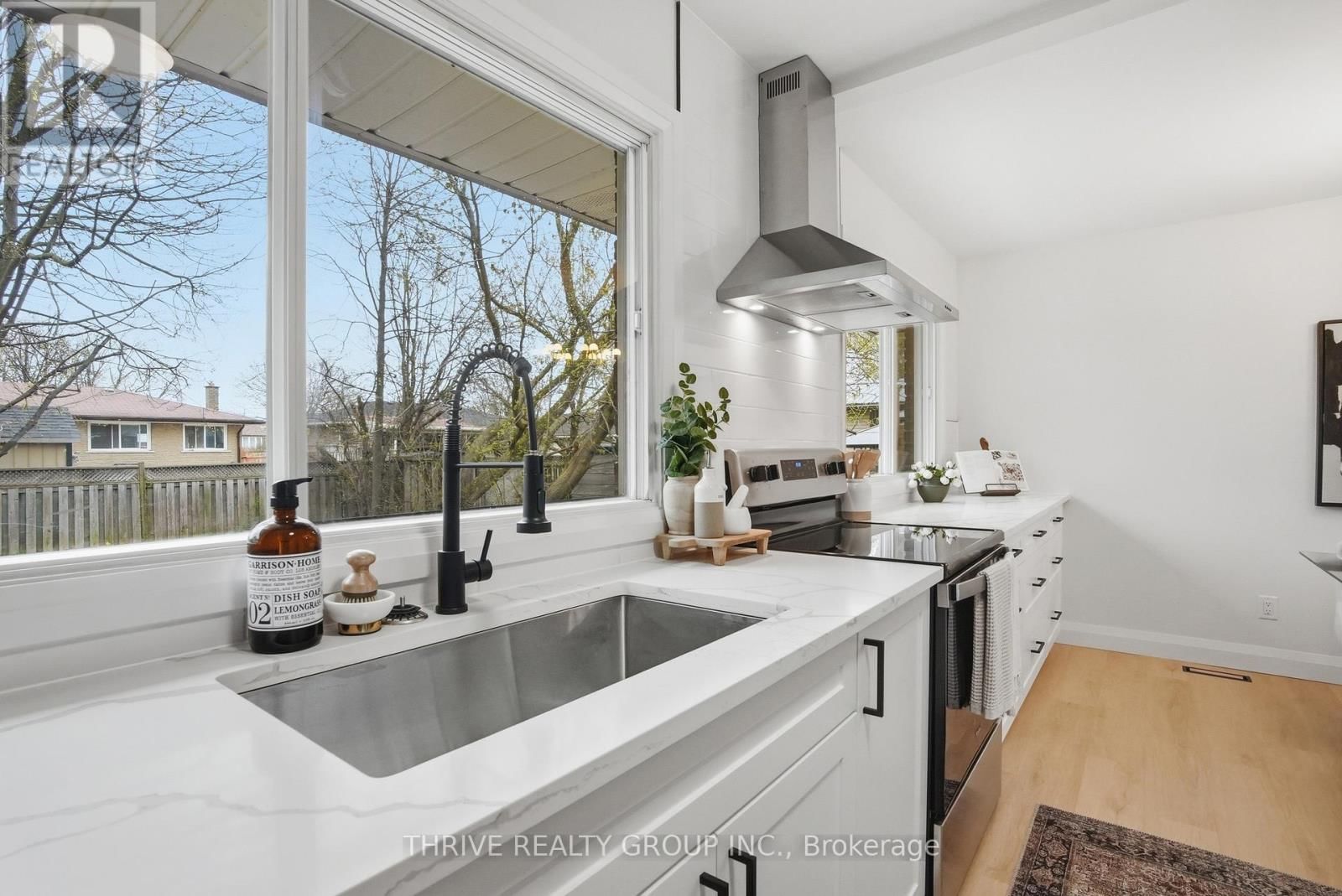 44 MENDIP CRESCENT Image 12