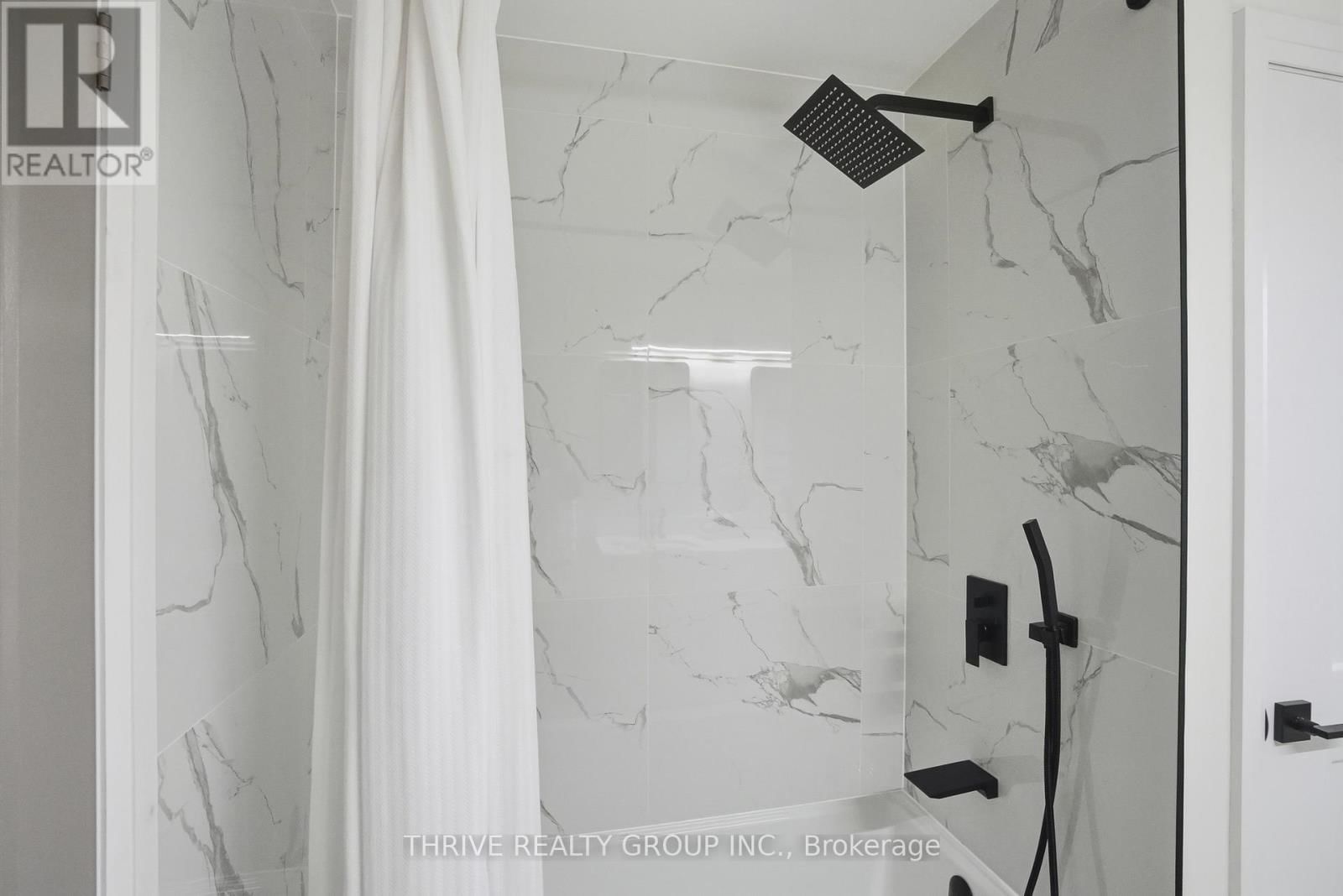 44 MENDIP CRESCENT Image 14