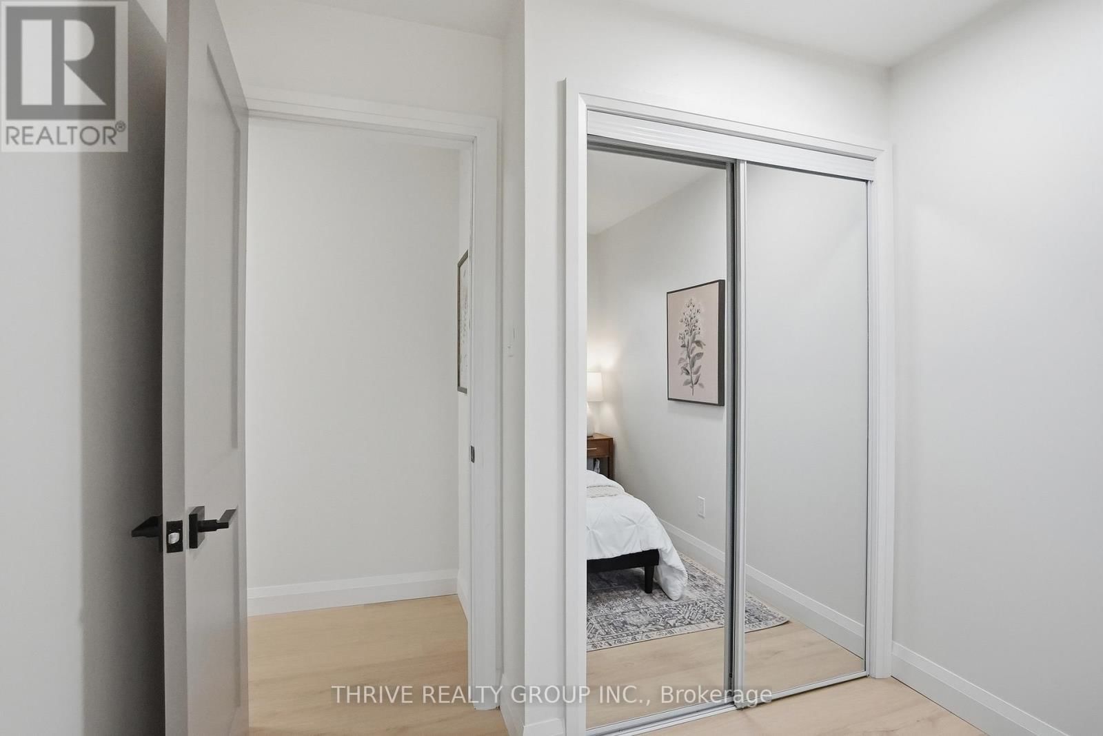 44 MENDIP CRESCENT Image 18