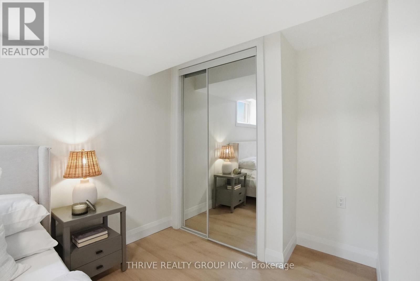 44 MENDIP CRESCENT Image 26