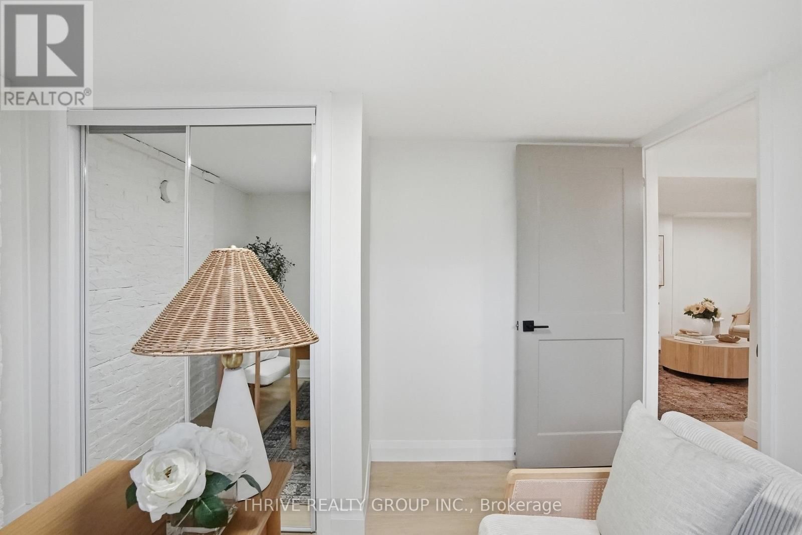 44 MENDIP CRESCENT Image 28