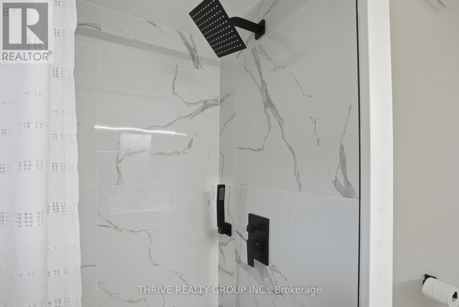 44 MENDIP CRESCENT Image 31