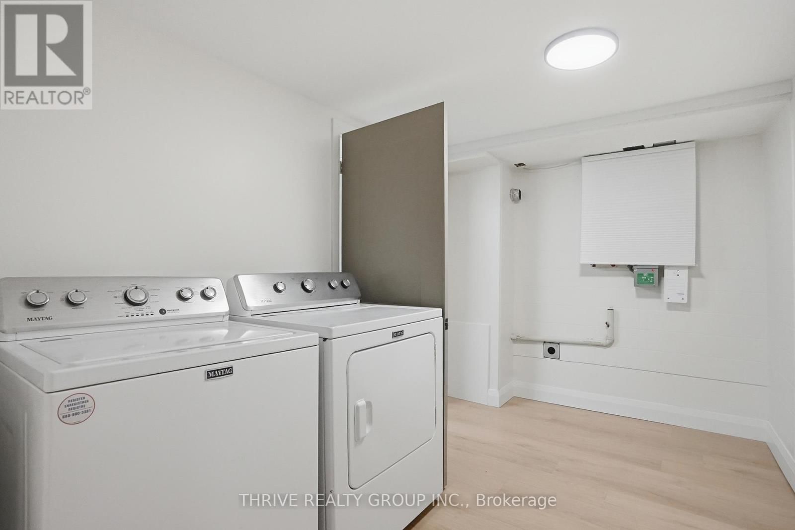 44 MENDIP CRESCENT Image 32