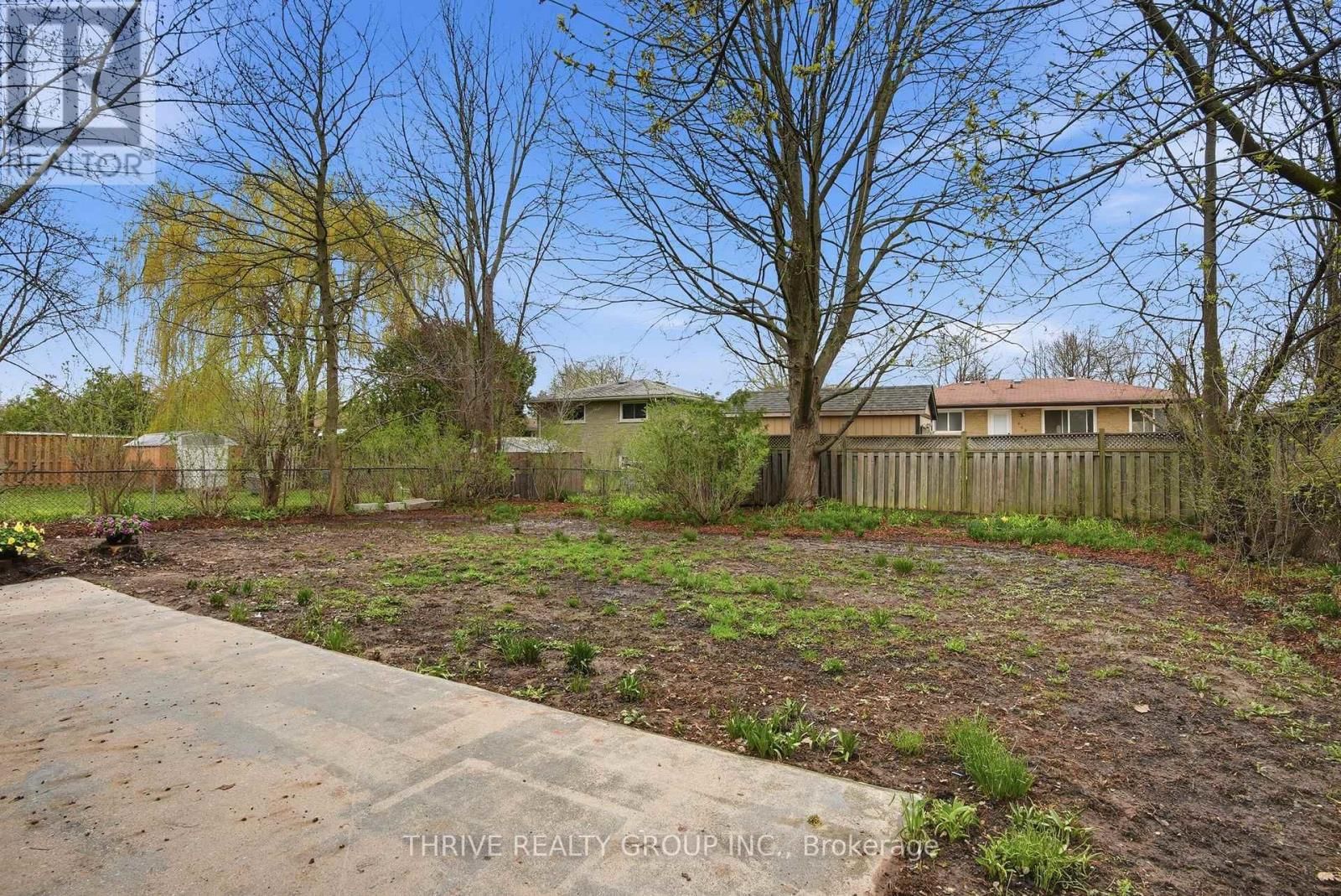 44 MENDIP CRESCENT Image 33