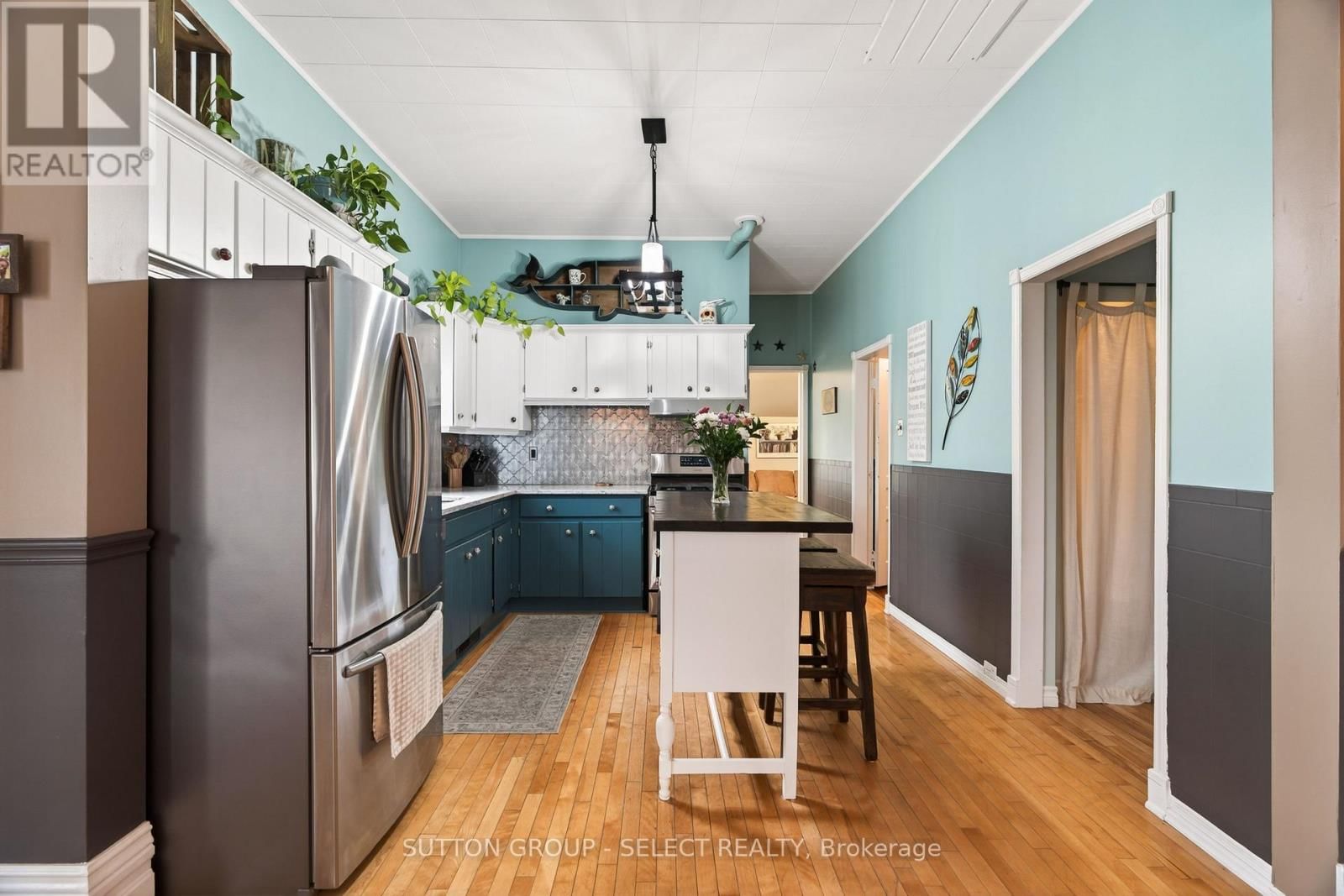 625 HALE STREET Image 13