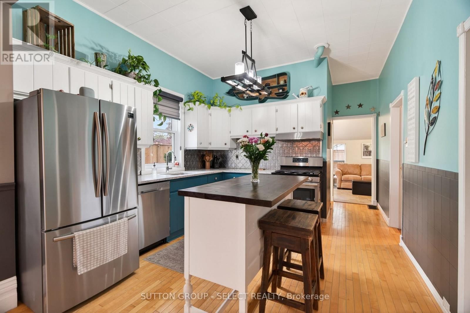 625 HALE STREET Image 14