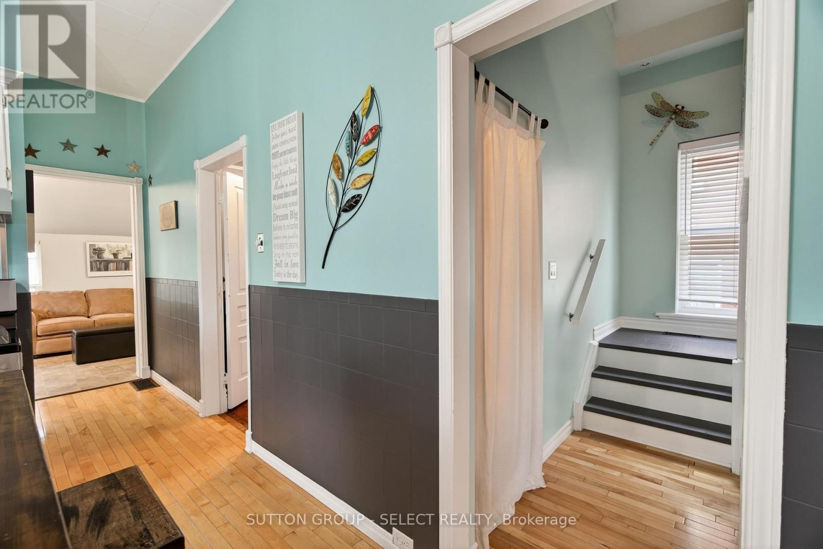 625 HALE STREET Image 20