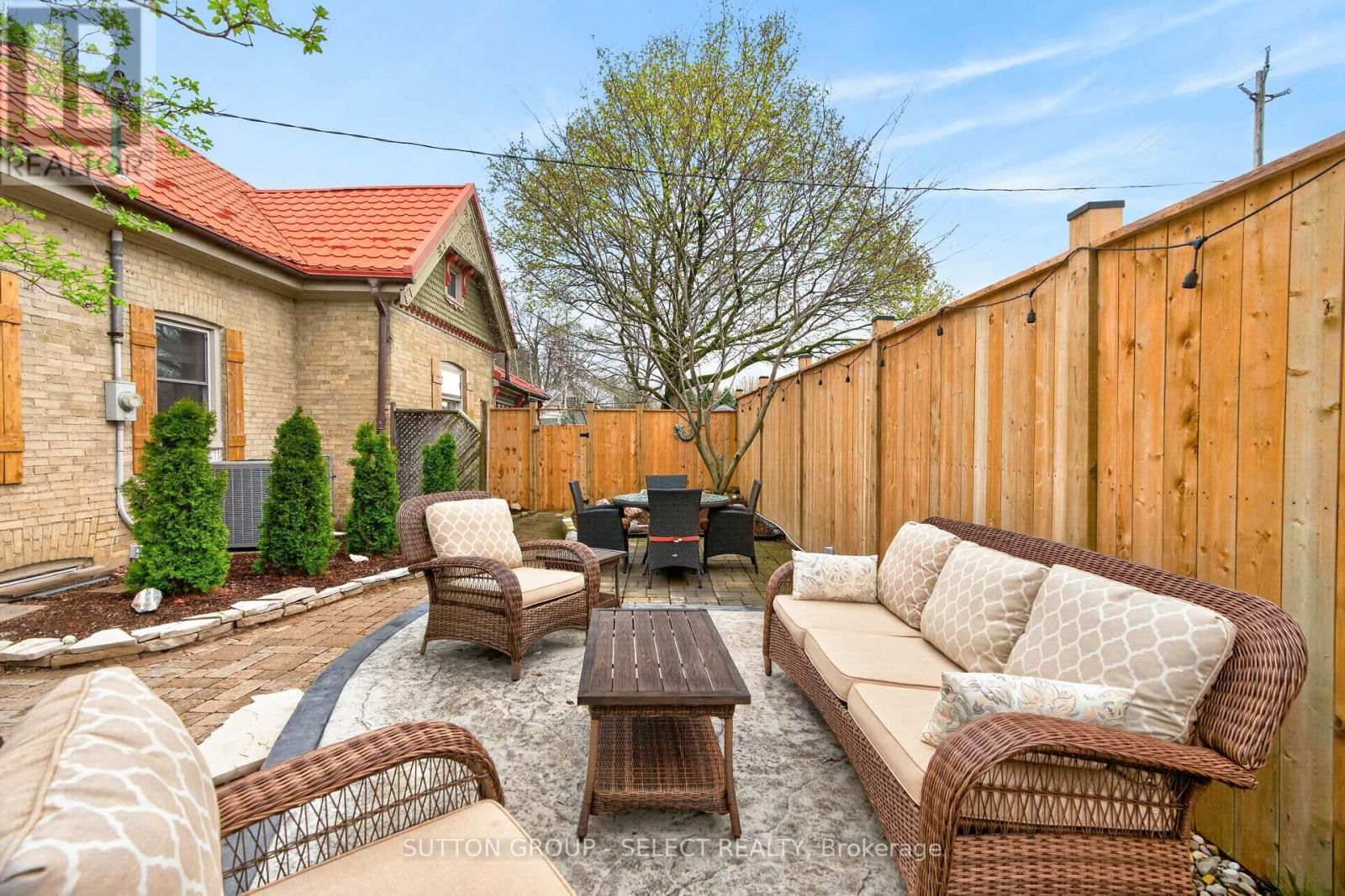 625 HALE STREET Image 32