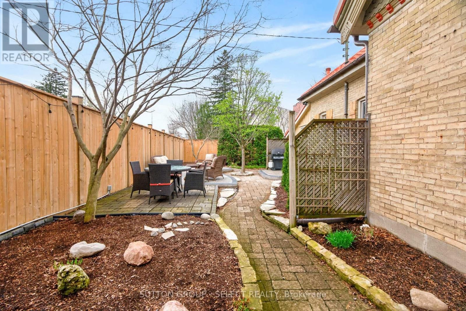 625 HALE STREET Image 39