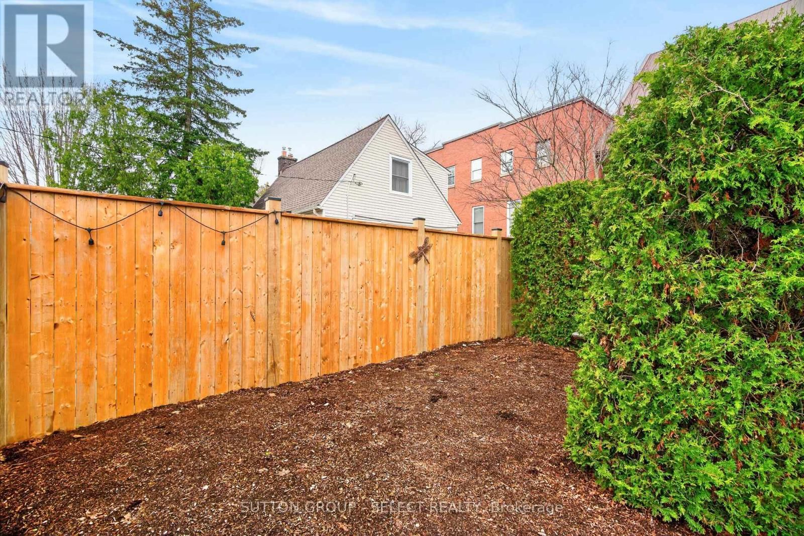 625 HALE STREET Image 40