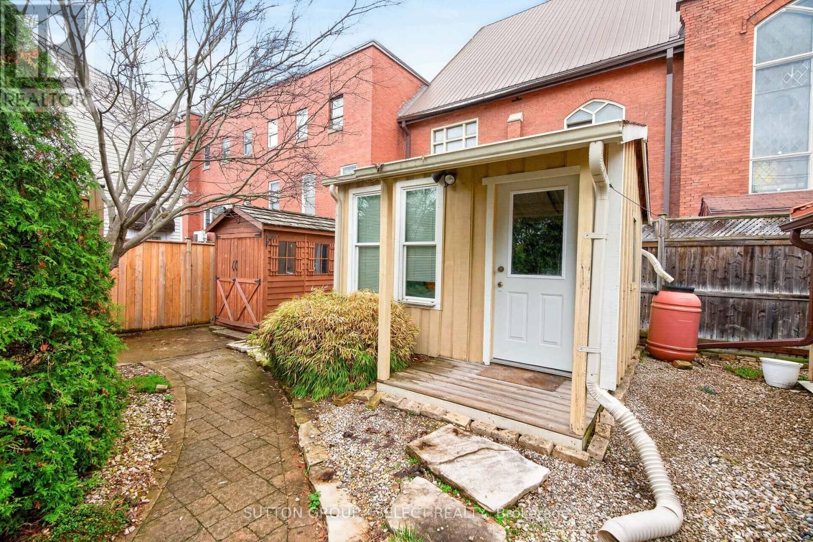 625 HALE STREET Image 43